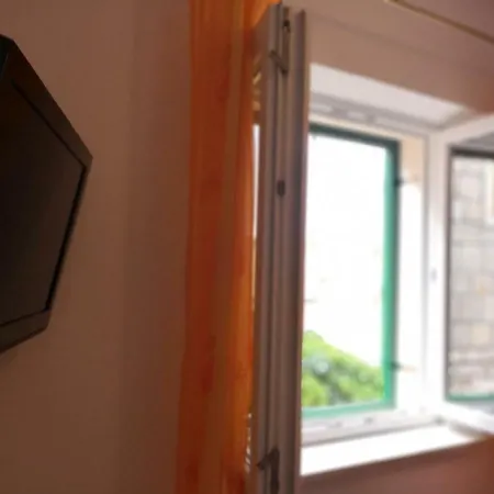 Jaksic بوستيرا