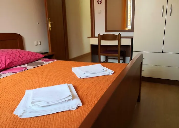 Jaksic Apartman Postira