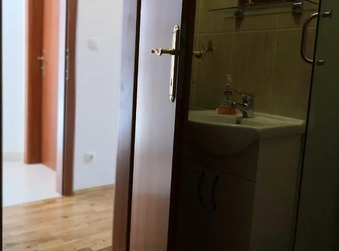 Jaksic Apartman Postira