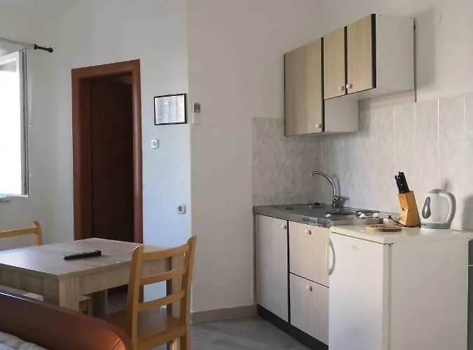 Jaksic Apartman Postira